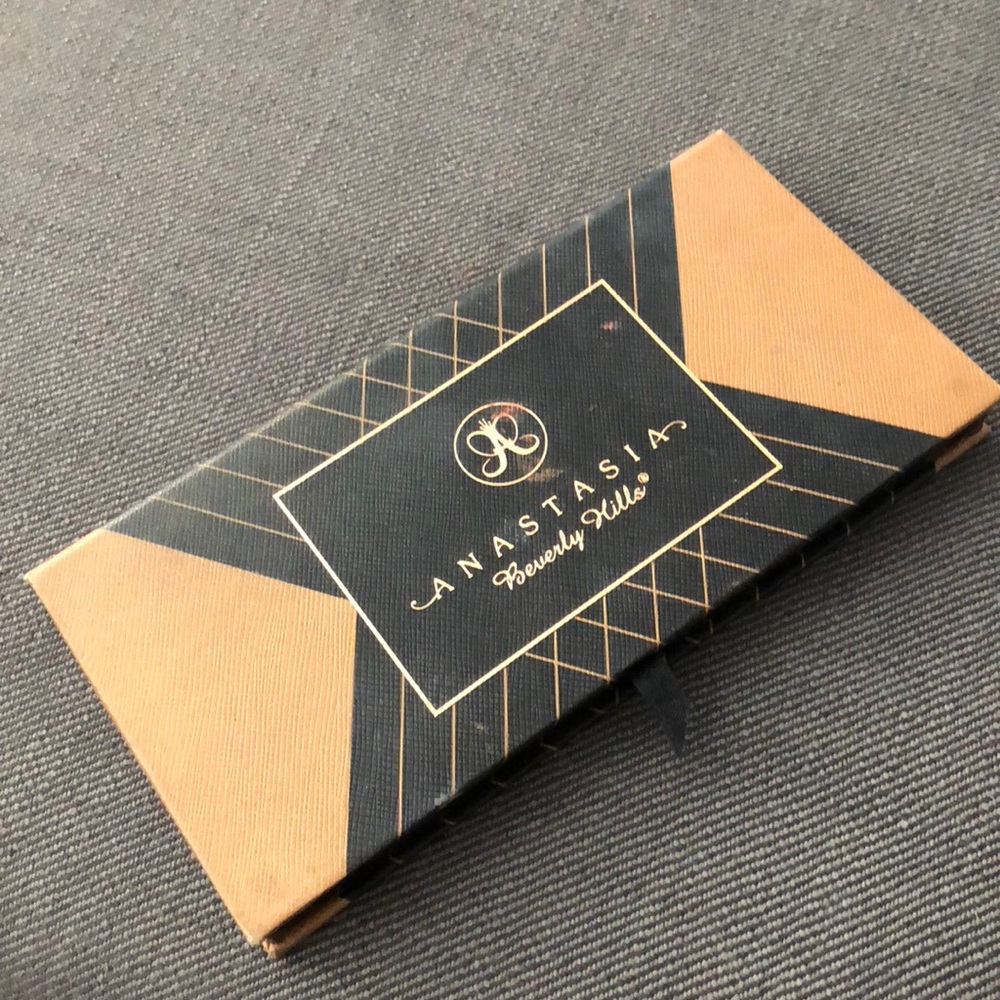 ABH Shadow Couture Palette